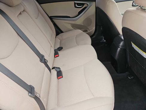 Used 2016 Hyundai Elantra SE image 20