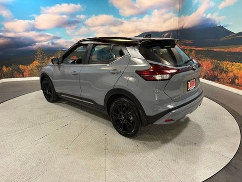 Used 2022 Nissan Kicks SR w/ Premium Package FWD image 6