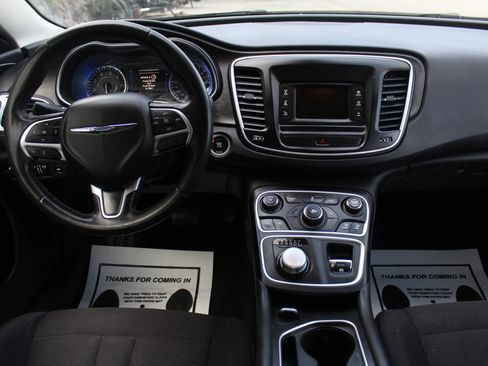 Used 2015 Chrysler 200 Limited w/ Convenience Group image 19