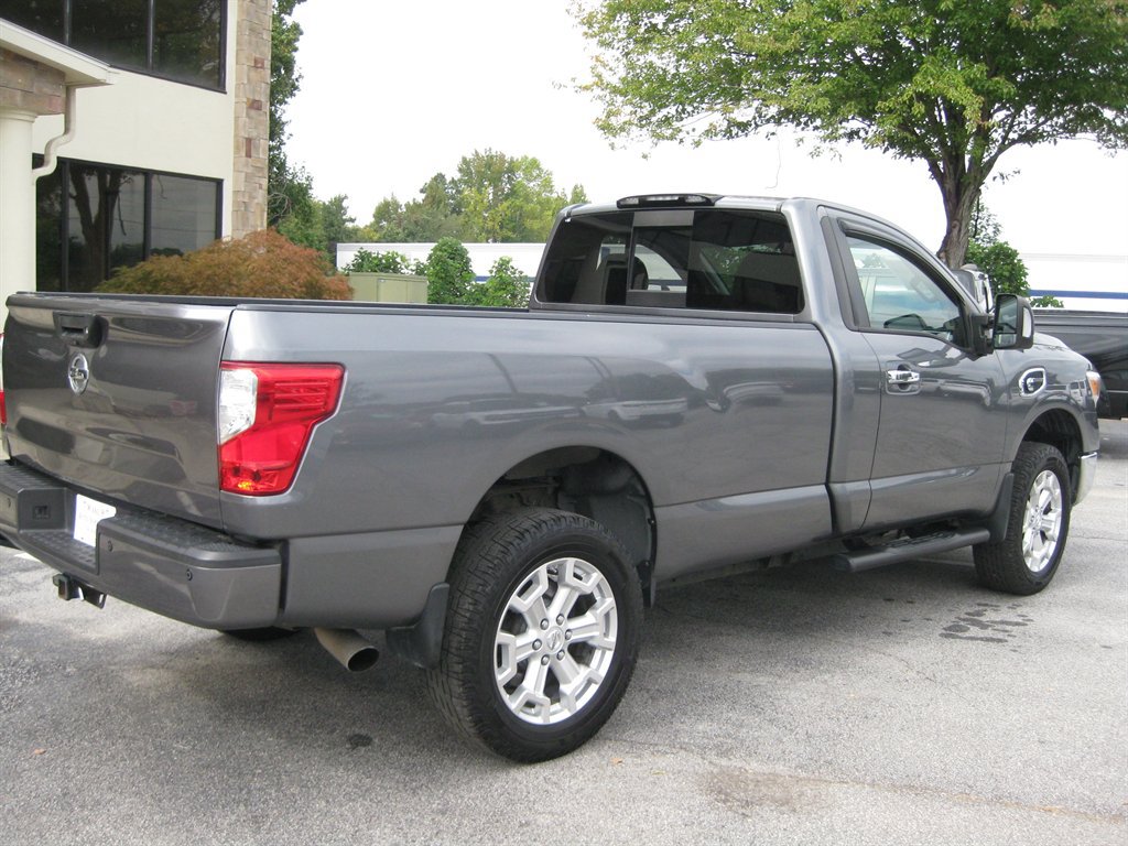 Used 2017 Nissan Titan SV AWD/4WD image 7