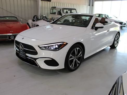 Used 2024 Mercedes-Benz CLE 300 4MATIC Cabriolet image 39