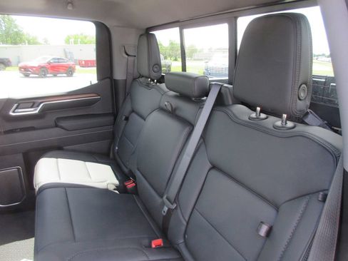 New 2026 GMC Sierra 1500 Denali w/ Denali Reserve Package AWD/4WD image 18
