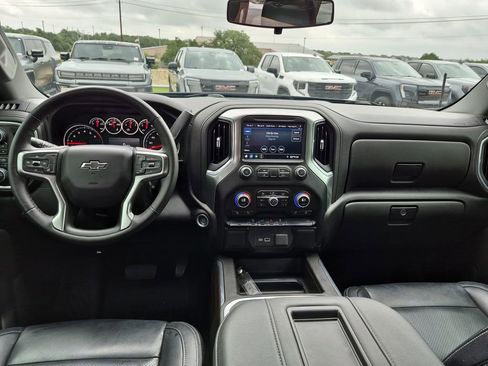 Used 2022 Chevrolet Silverado 1500 LT Trail Boss AWD/4WD image 32