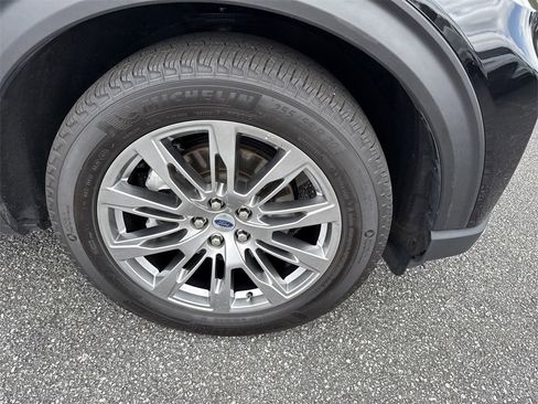 Used 2025 Ford Explorer Platinum image 24