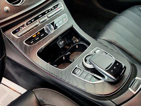 Used 2020 Mercedes-Benz E 350 4MATIC Sedan image 16