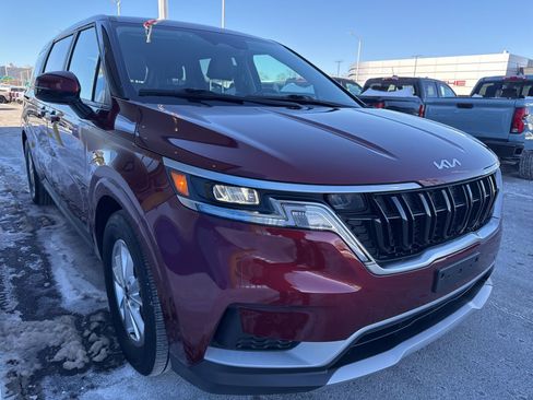 Used 2023 Kia Carnival LX image 6