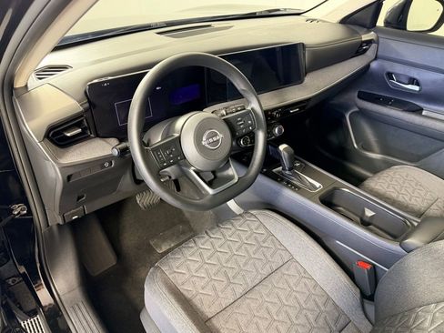 Used 2025 Nissan Kicks SV w/ SV Premium Package image 31