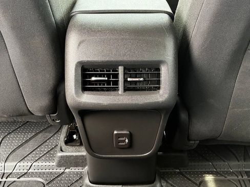 Used 2023 Chevrolet Equinox LT AWD/4WD image 26