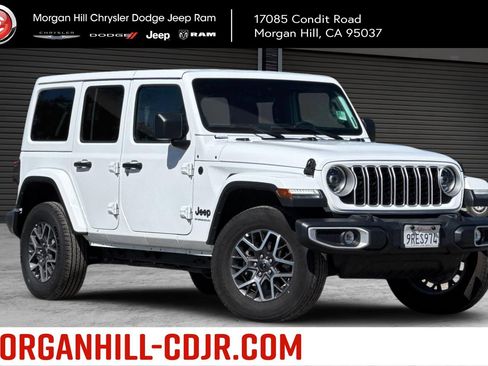 Used 2025 Jeep Wrangler Unlimited Sahara AWD/4WD image 1