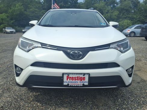 Used 2018 Toyota RAV4 XLE AWD/4WD image 6