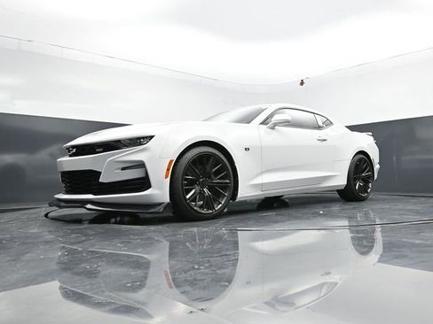 Used 2021 Chevrolet Camaro SS RWD image 45