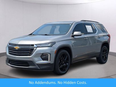 Used 2023 Chevrolet Traverse LT