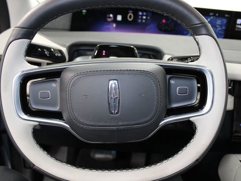 New 2026 Lincoln Navigator Reserve image 39