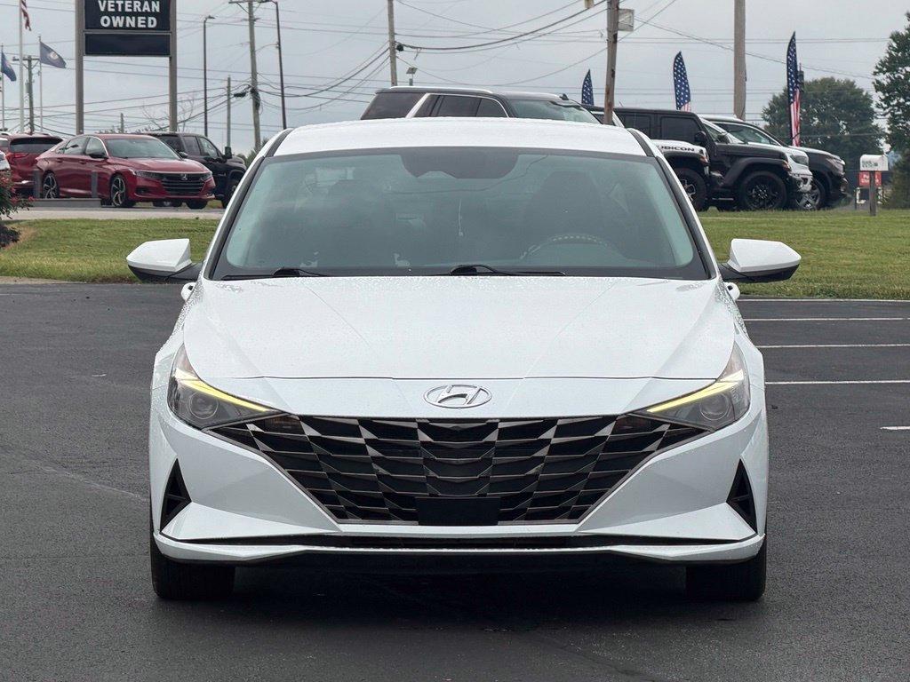 Used 2023 Hyundai Elantra SEL w/ Convenience Package FWD image 2