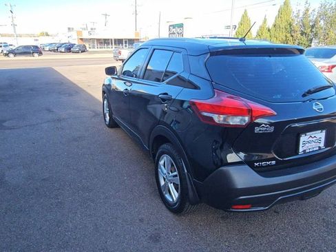 Used 2019 Nissan Kicks S image 6