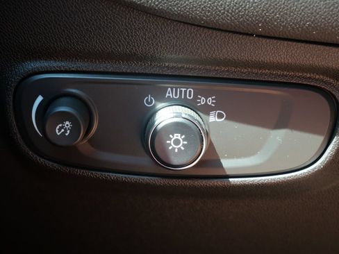 Used 2023 Chevrolet Equinox LT FWD image 23