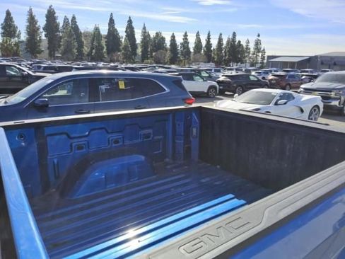 Used 2023 GMC Sierra 1500 Elevation w/ LPO, Elevation Black Package image 7