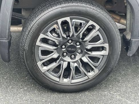 Used 2024 GMC Sierra 1500 Denali Ultimate AWD/4WD image 8