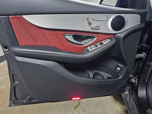 Used 2022 Mercedes-Benz GLC 300 image 11