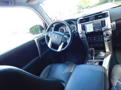 Used 2022 Toyota 4Runner Limited AWD/4WD image 7