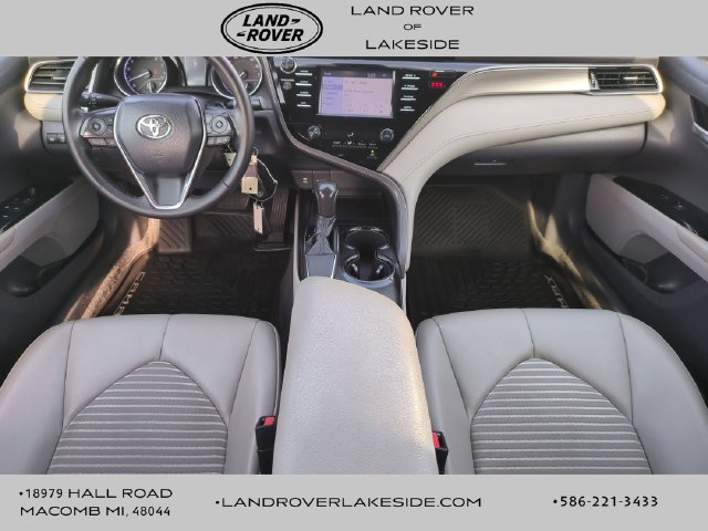 Used 2019 Toyota Camry SE FWD image 14
