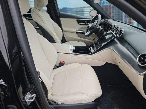 Used 2025 Mercedes-Benz C 300 4MATIC Sedan image 12