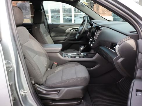 Used 2023 Chevrolet Traverse LT image 47