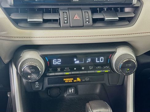 Certified 2019 Toyota RAV4 XLE Premium FWD image 15