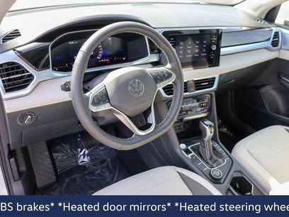 New 2025 Volkswagen Taos SE