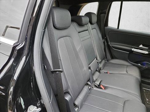 Used 2023 Mercedes-Benz GLB 250 image 16