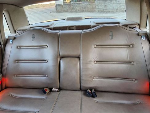 Used 1988 Lincoln Continental Signature FWD image 22