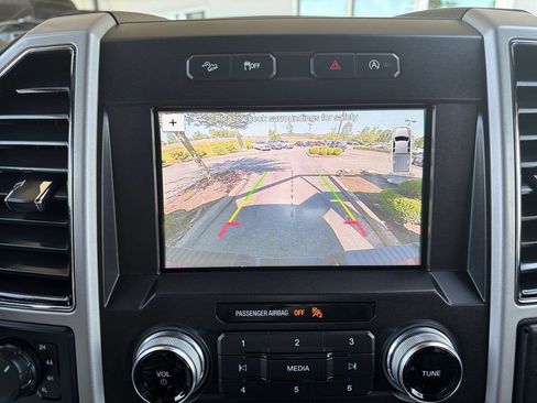 Used 2018 Ford F150 Lariat w/ Equipment Group 502A Luxury AWD/4WD image 16