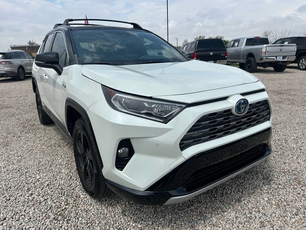 Used 2020 Toyota RAV4 XSE AWD/4WD image 2