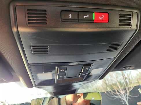 Certified 2025 Volkswagen Jetta Sport image 35