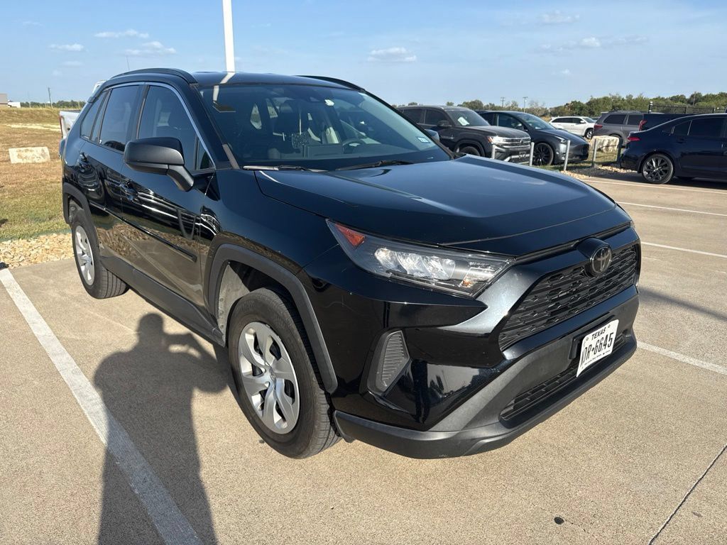 Used 2020 Toyota RAV4 LE FWD image 1