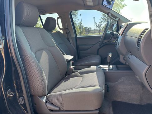 Used 2015 Nissan Frontier SV w/ SV Value Truck Package image 8