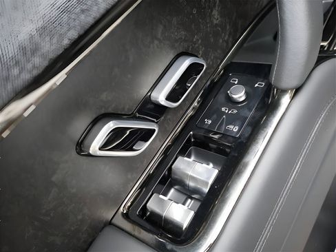 Used 2025 Land Rover Range Rover Sport Dynamic SE image 44