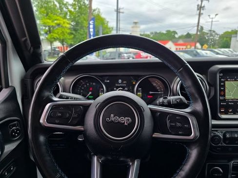 Used 2023 Jeep Wrangler Unlimited Rubicon 4xe w/ Cold Weather Group AWD/4WD image 11