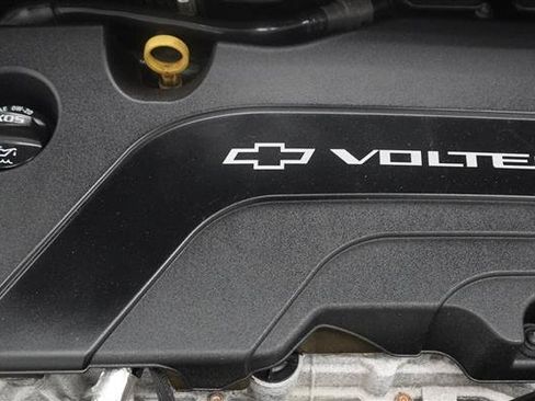 Used 2018 Chevrolet Volt LT w/ Comfort Package FWD image 25