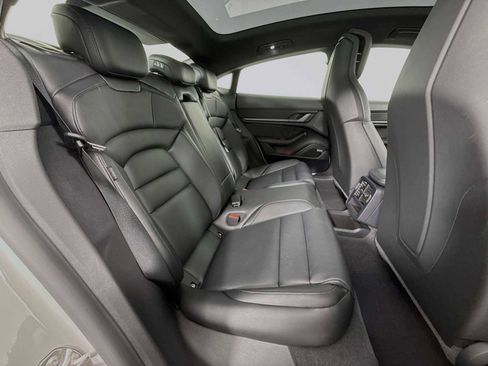 Used 2025 Porsche Taycan image 29