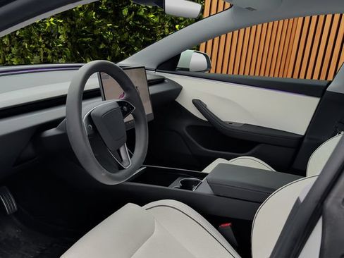 Used 2024 Tesla Model 3 Performance AWD/4WD image 8