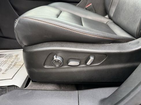 Used 2023 Cadillac XT4 Sport w/ Technology Package image 12