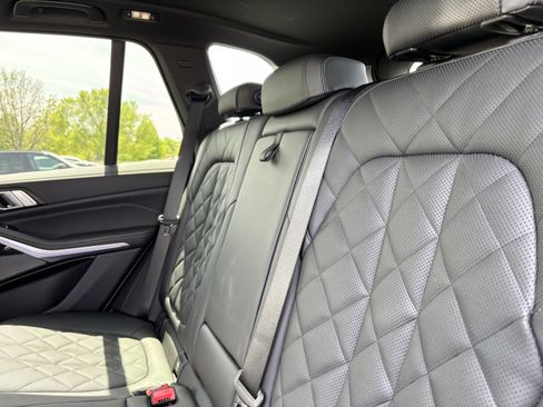 Used 2026 BMW X5 sDrive40i w/ M Sport Package image 32