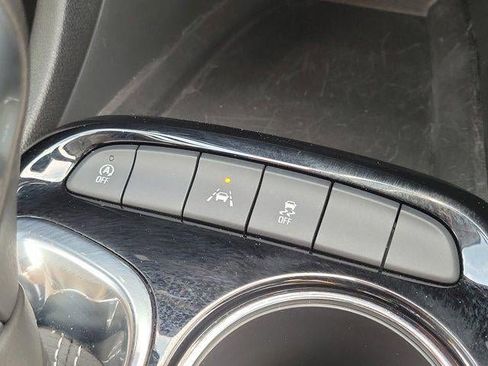 Used 2024 Buick Encore GX Sport Touring w/ Comfort Package FWD image 28