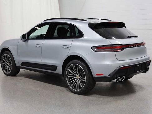 Certified 2026 Porsche Macan AWD/4WD image 3