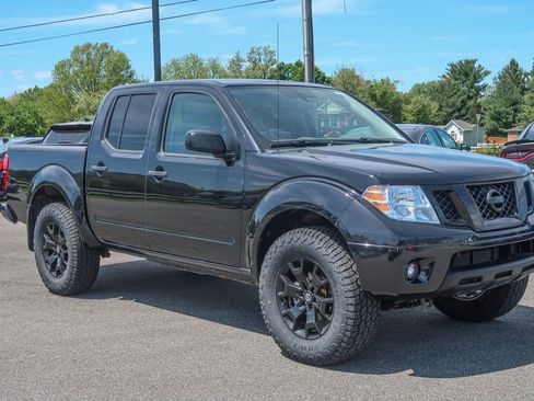 Used 2020 Nissan Frontier SV w/ Midnight Edition Floor Mats AWD/4WD image 8