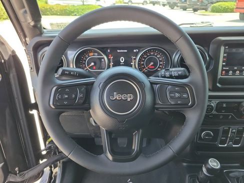 Used 2023 Jeep Wrangler Unlimited Sport AWD/4WD image 28