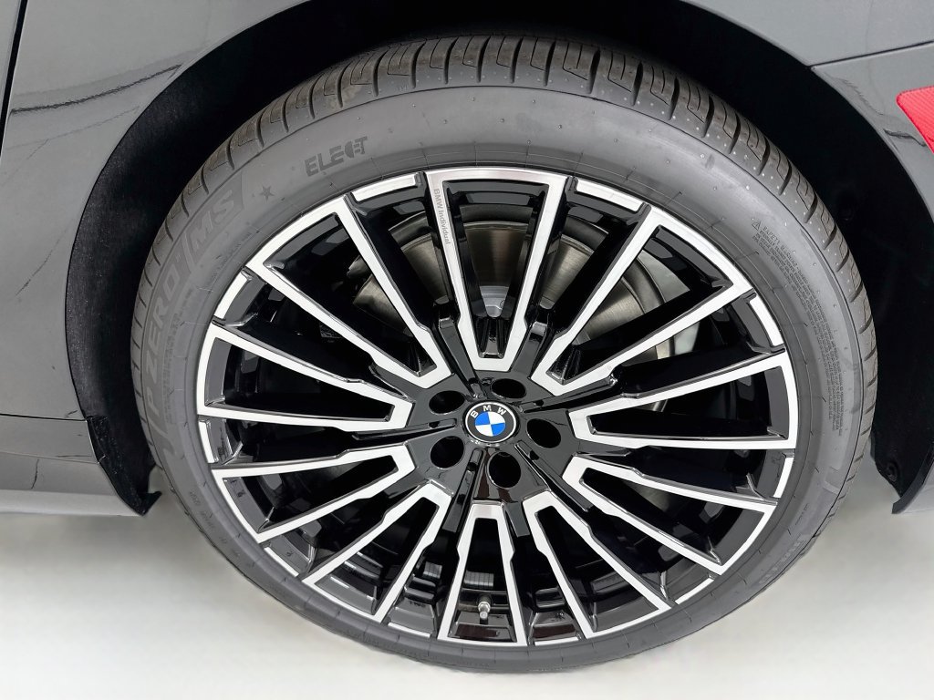 New 2027 BMW 740i w/ Premier Package RWD image 30