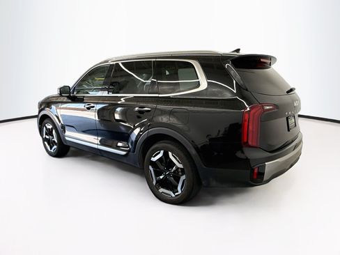 Used 2025 Kia Telluride S FWD image 5