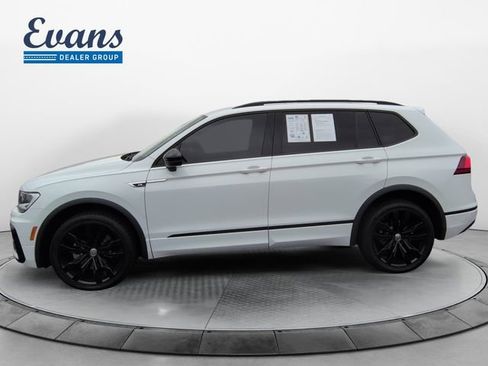 Used 2020 Volkswagen Tiguan SE R-Line image 3